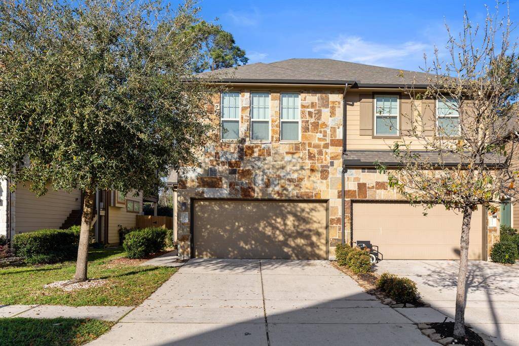 Welcome Home to this fabulous townhome in the vibrant community of Harmony!
