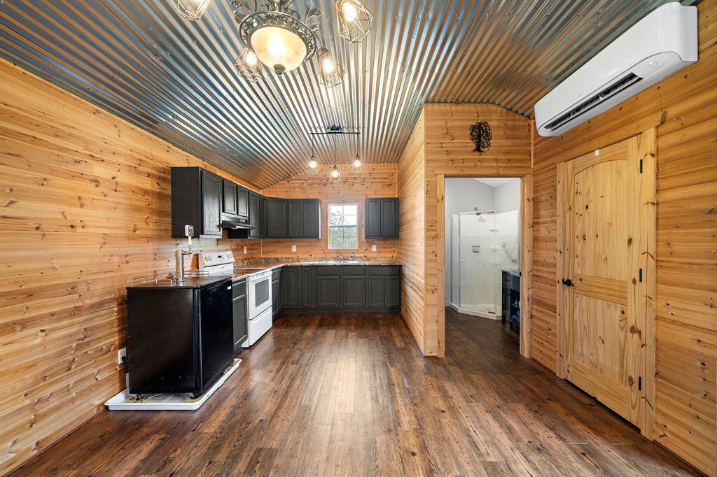 Kitchen and Bathroom in the Guest House