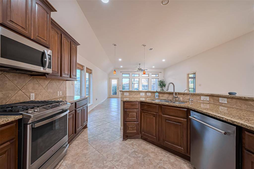 Granite countertops in kitchen