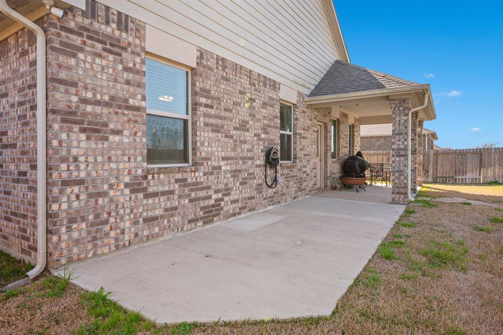 The patio was extended, giving you a lot more space for your outdoor furniture!