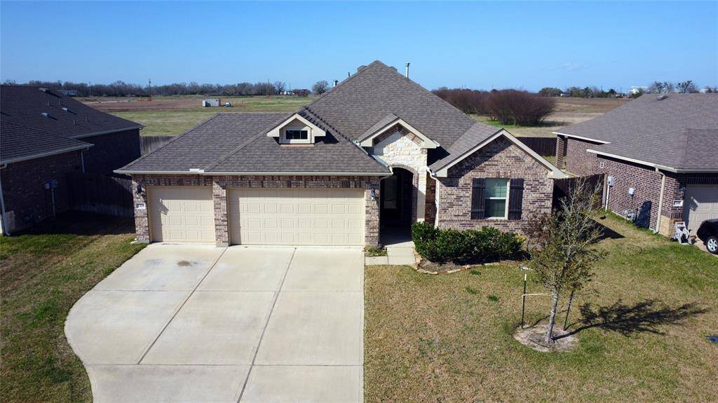 This 4 bedroom, 2 bath home is ready to be yours!