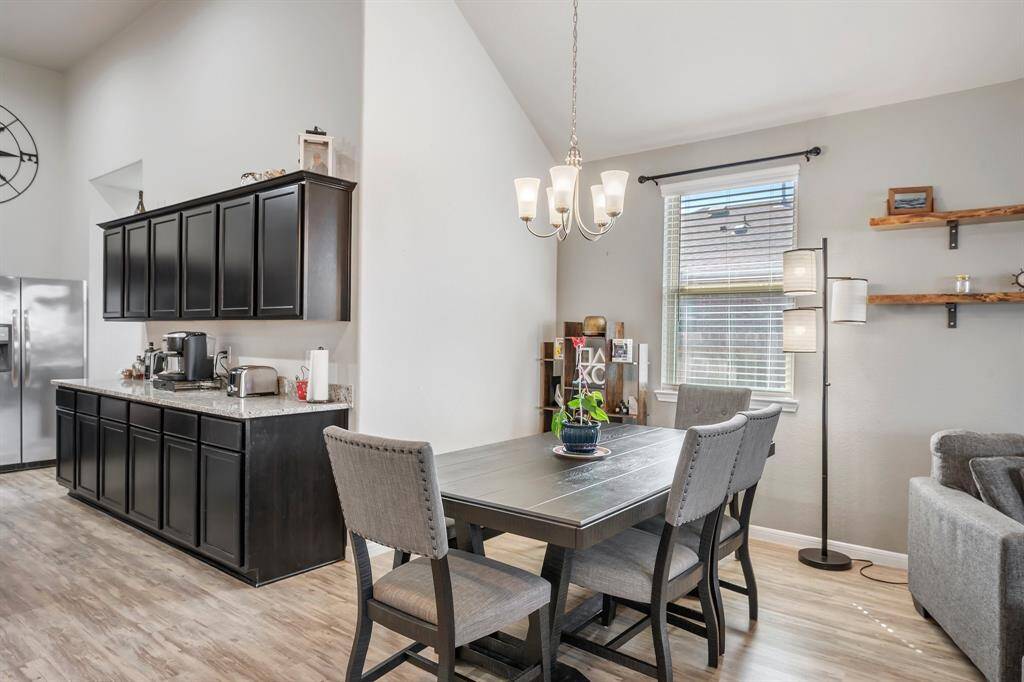 The dining area is right off the kitchen, meaning no huge messes bringing food from the kitchen to the table!