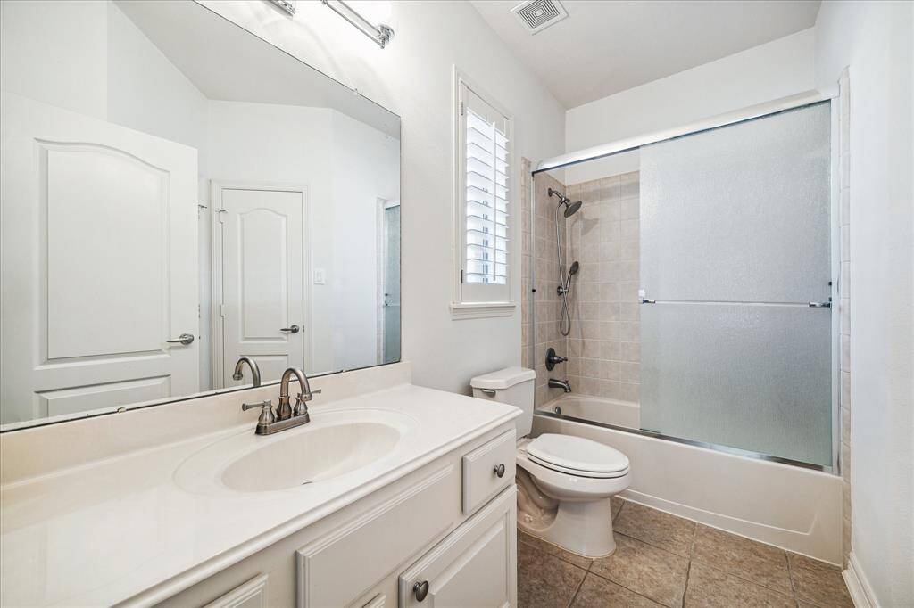 Secondary bathroom