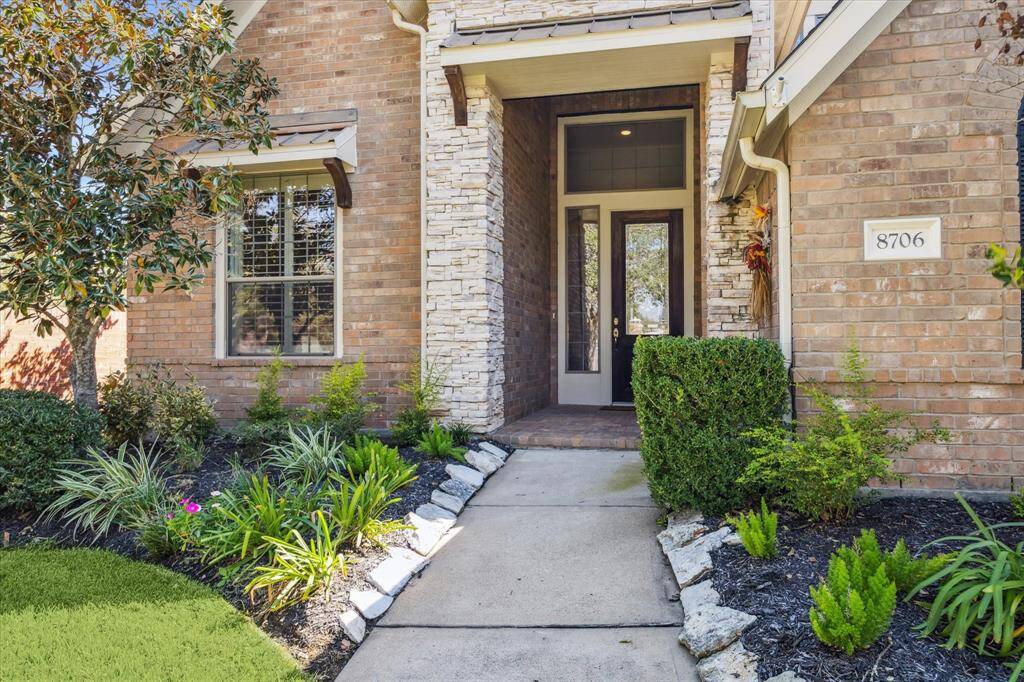 Amazing curb appeal!