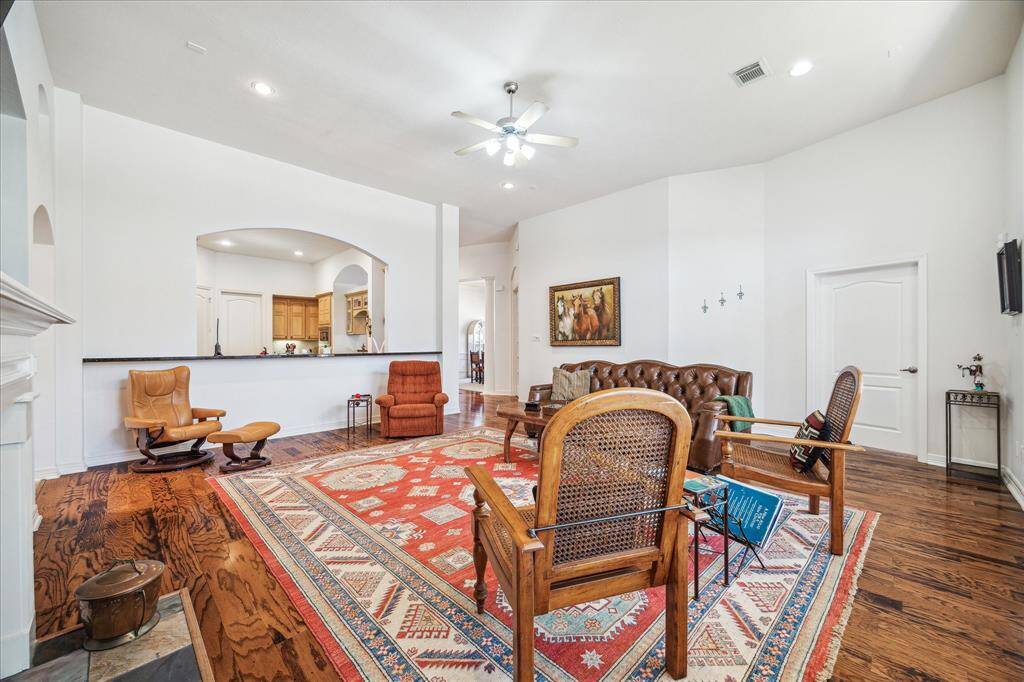 Large greatroom with fireplace