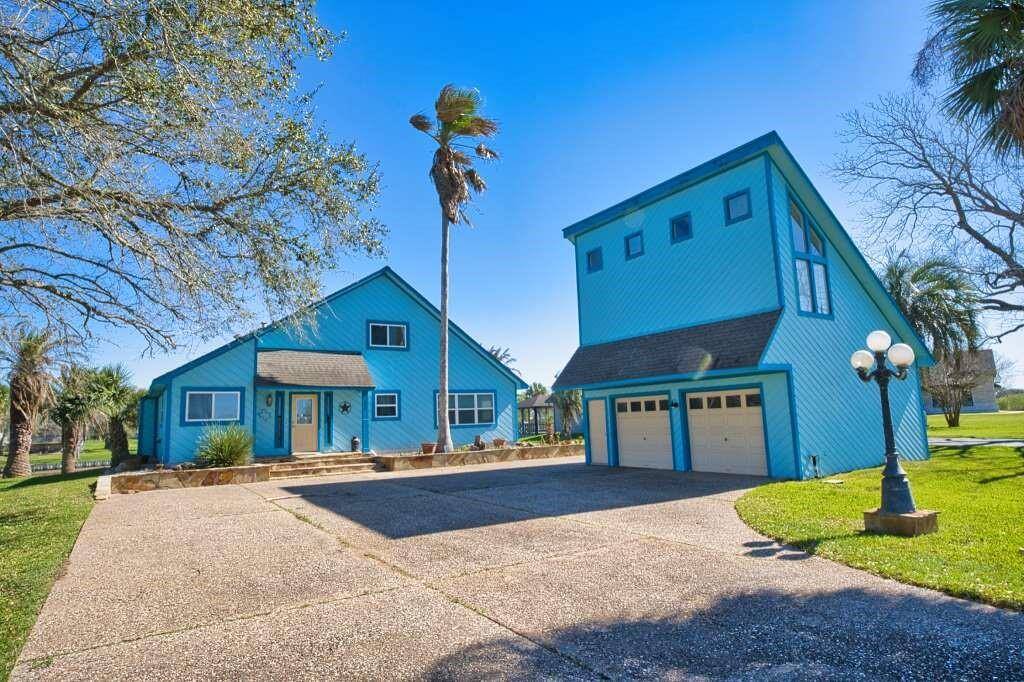 Main House w/3 Bedrooms. Plus, Guest Suite Above the Garage