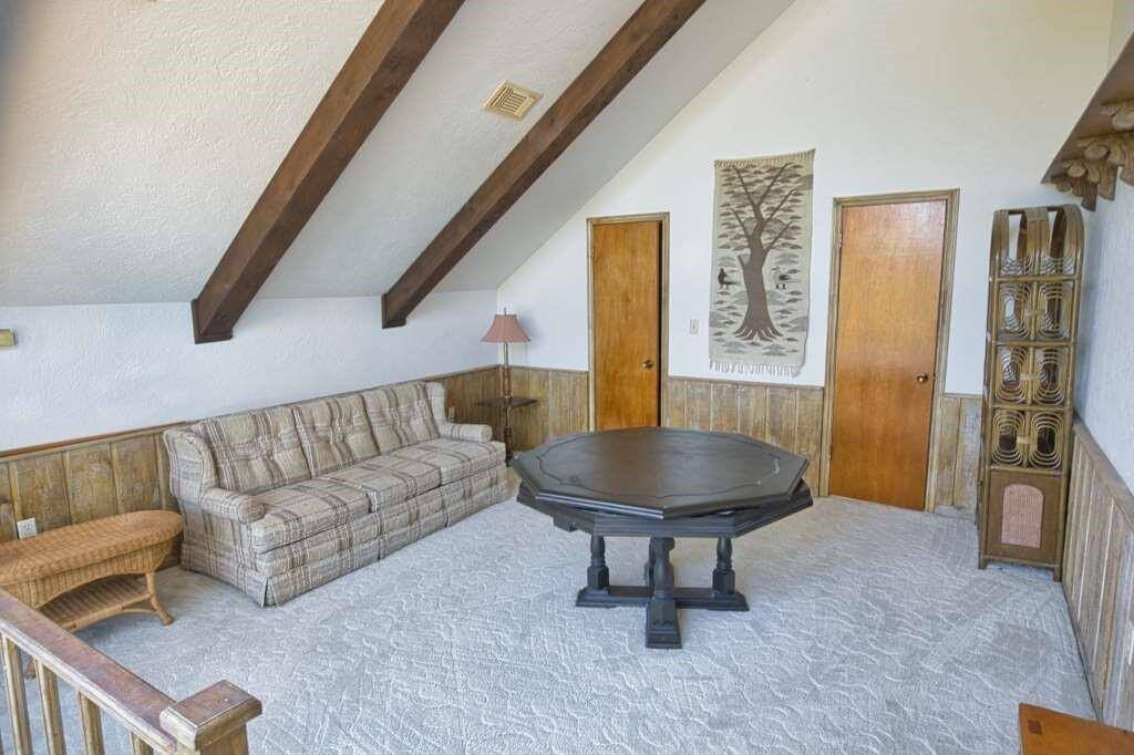 23 x 14 upstairs area