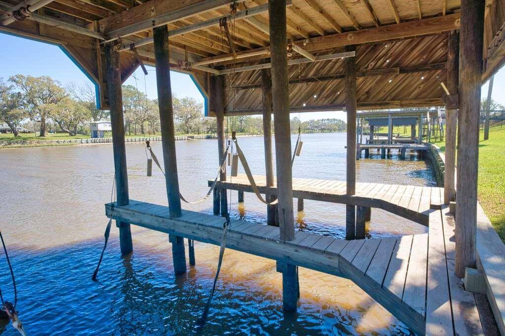 Boat lifts need motor replacements