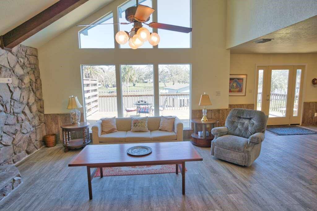 Outstanding Views, Large Deck overlooking the River