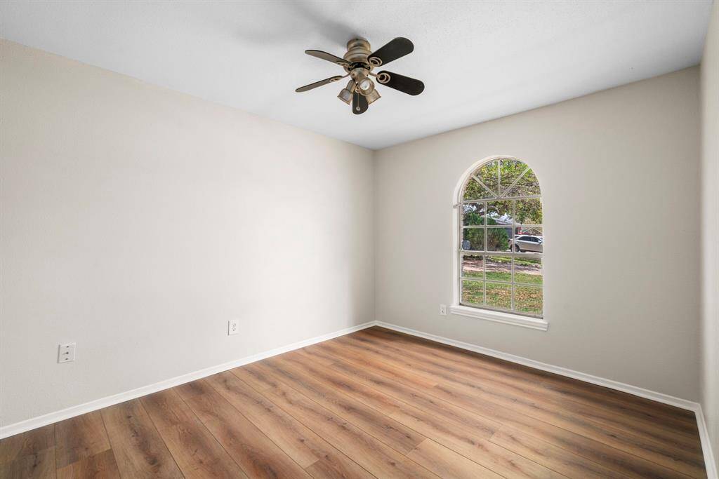 Bedroom 2 with Walk in closet