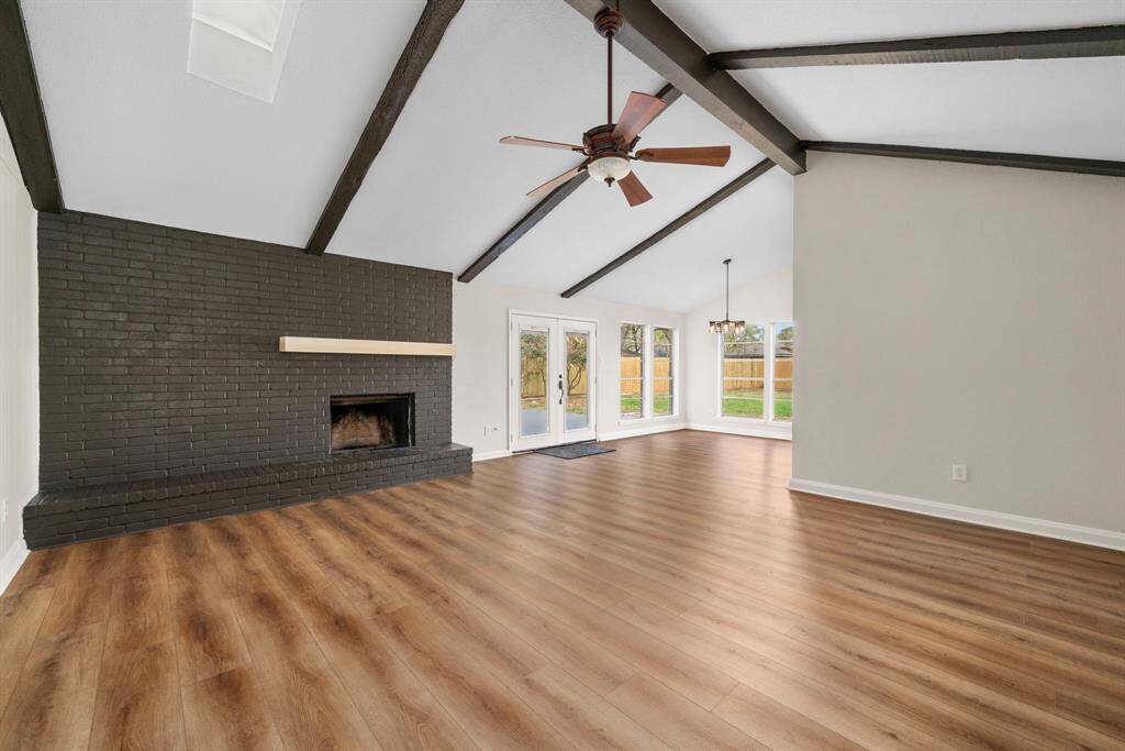Spacious Family Room