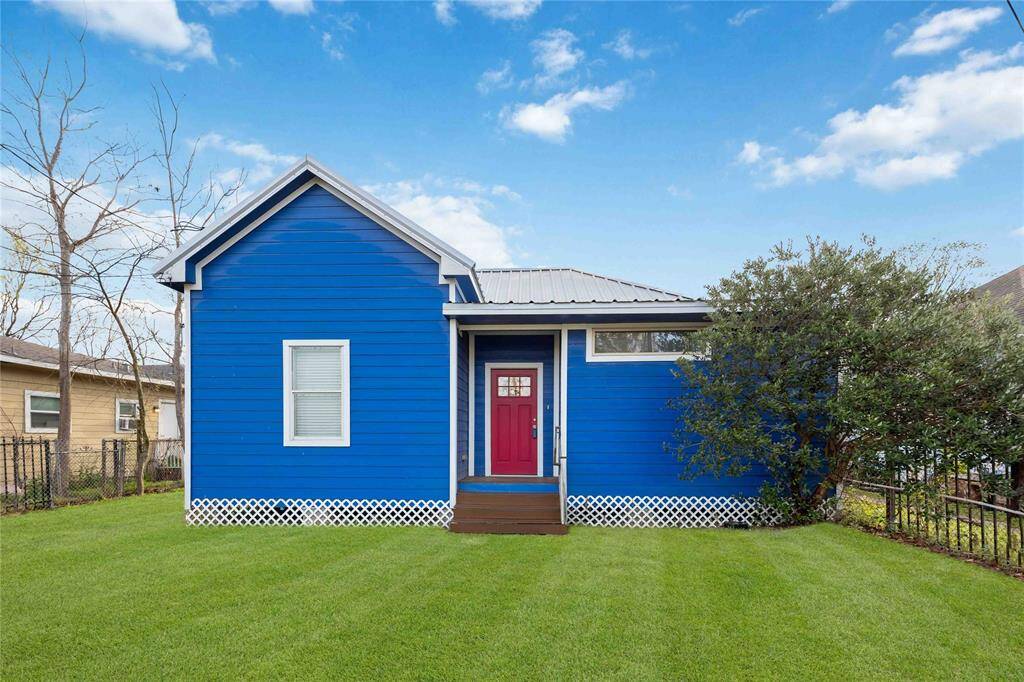 Welcome to 2214 Stevens St. This charming 3 bed/2 bath home rests on a spacious fenced lot.