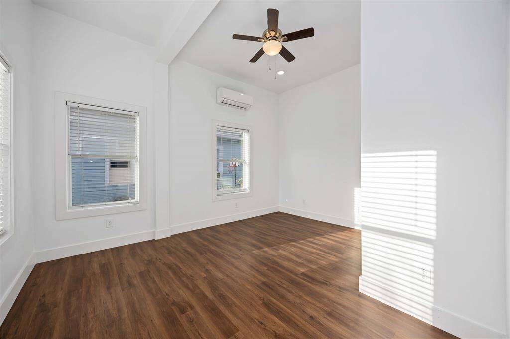 The back bedroom boasts lots of windows!
