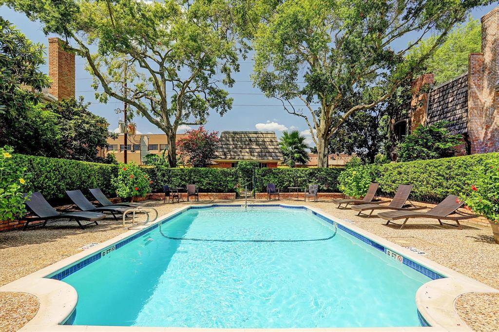 Another view of the pool.