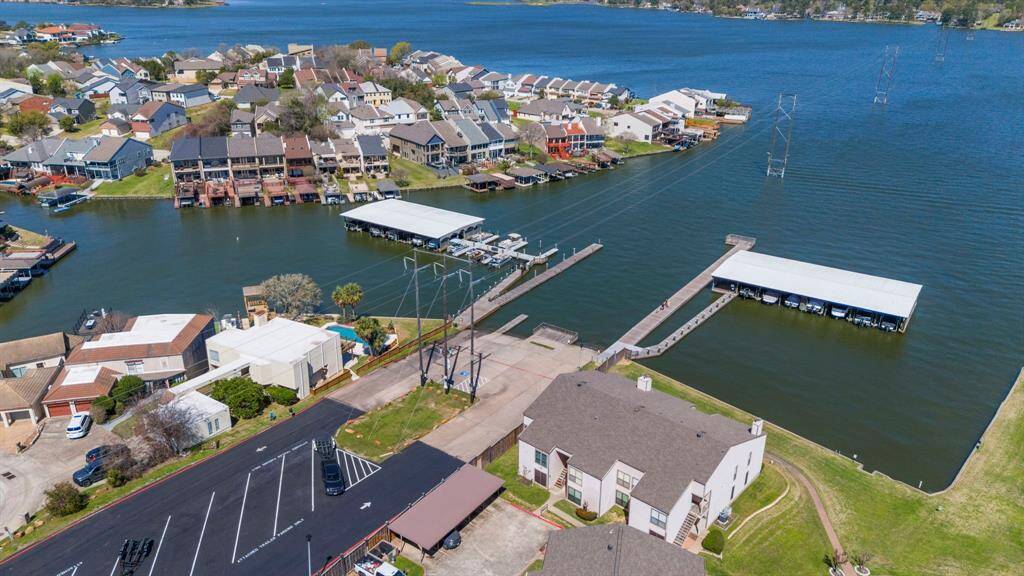 Easy access to the docks and boathouses.