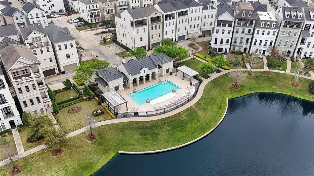 This resort-style pool offers breathtaking views.