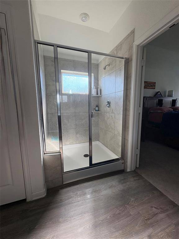 Large primary shower