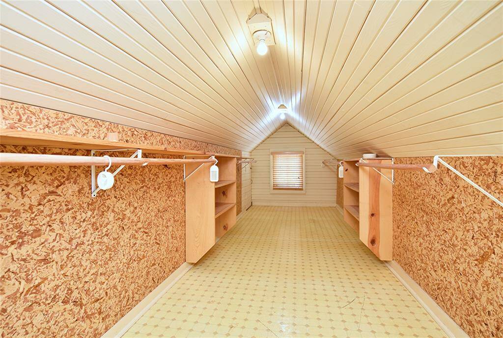 This closet is in the Main house, upstairs. This closet measures 9.5'x32'.