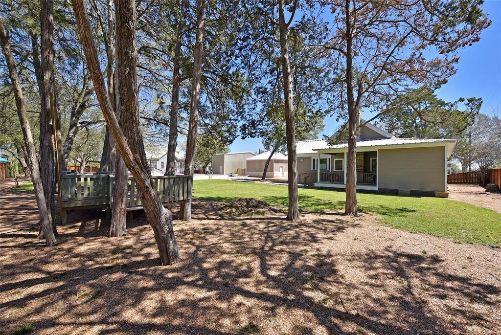This is just a fun little area for the kids, behind the guest house. Your family will love this place!