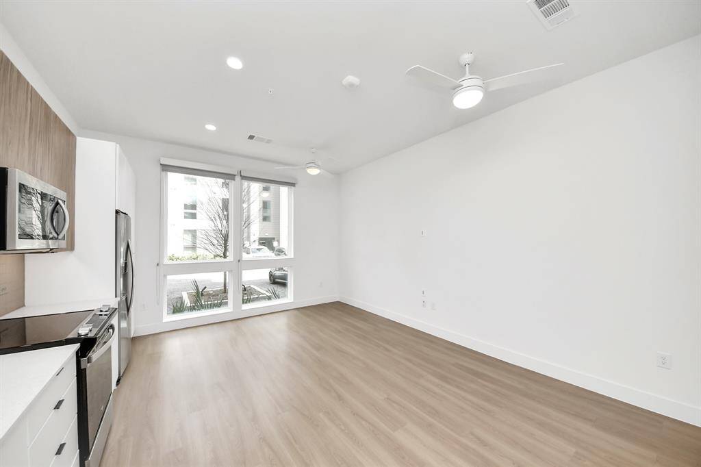 Photos displayed may be of similar apartments or floor plans featuring the same finishes