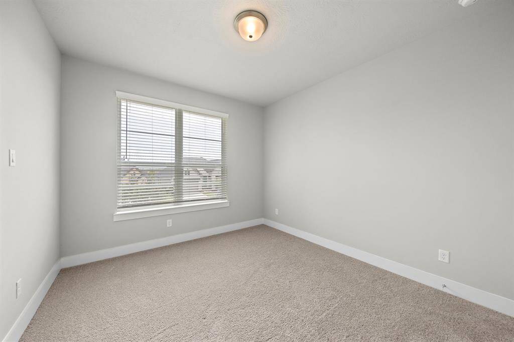 Secondary bedroom
