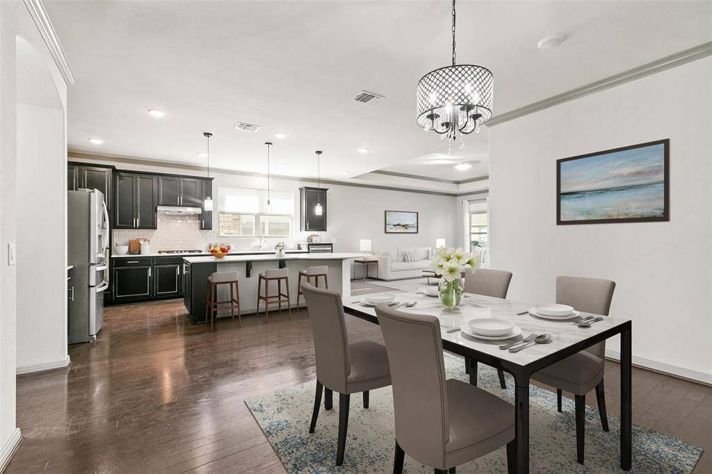 Virtual Staging of dining area