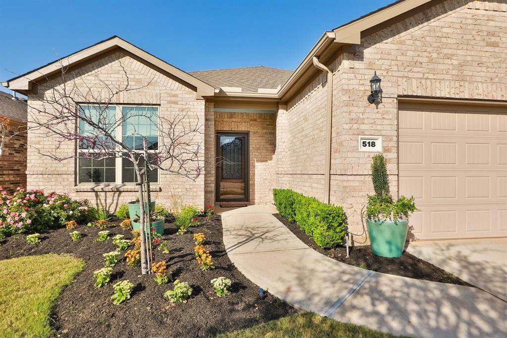 Fully brick home with sprinkler system front/back.