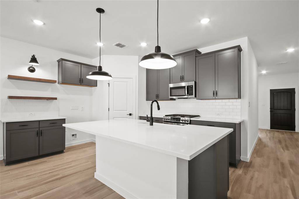 Lovely kitchen (*Photo not of actual home and used for illustration purposes only.)