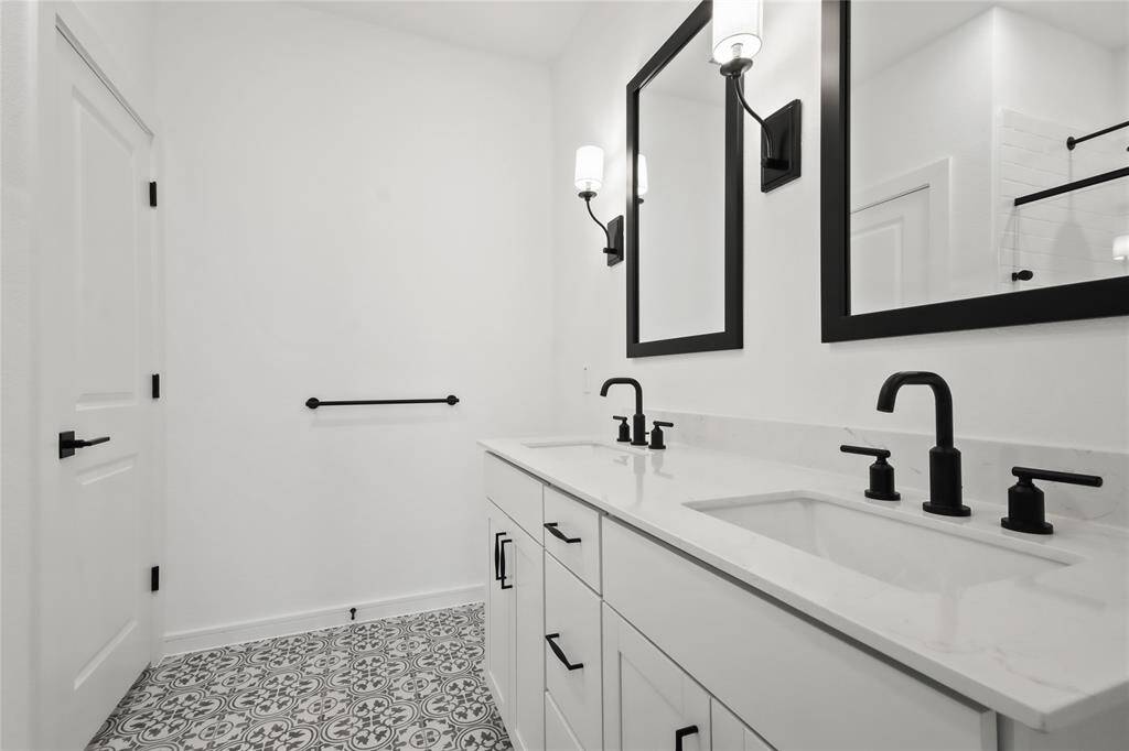 Relaxing primary bath (*Photo not of actual home and used for illustration purposes only.)