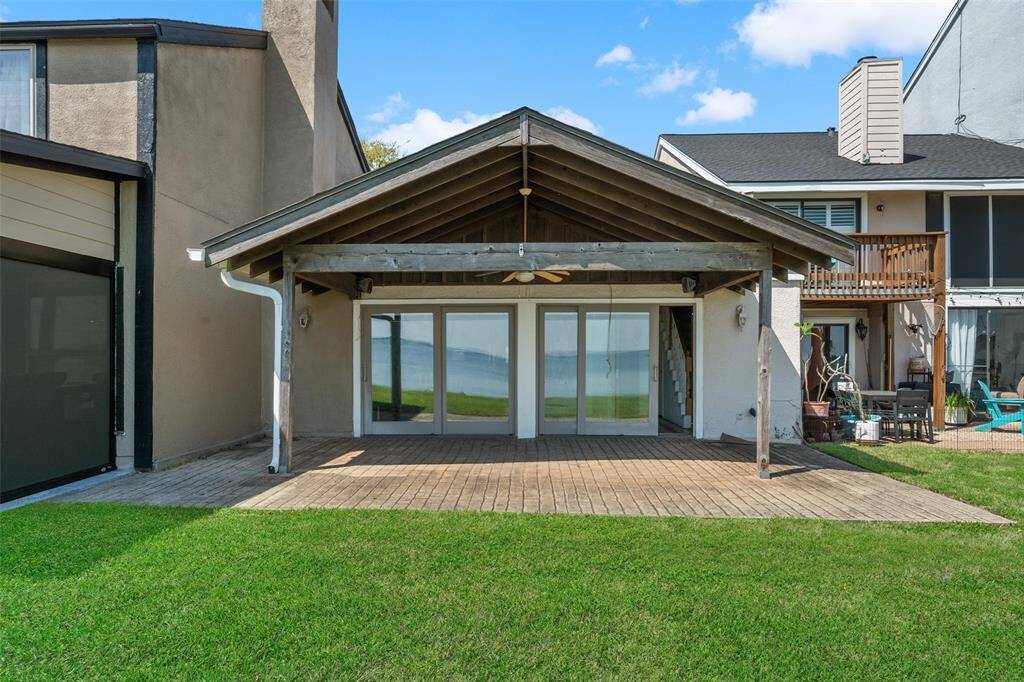 Backyard with frontage on the lake!