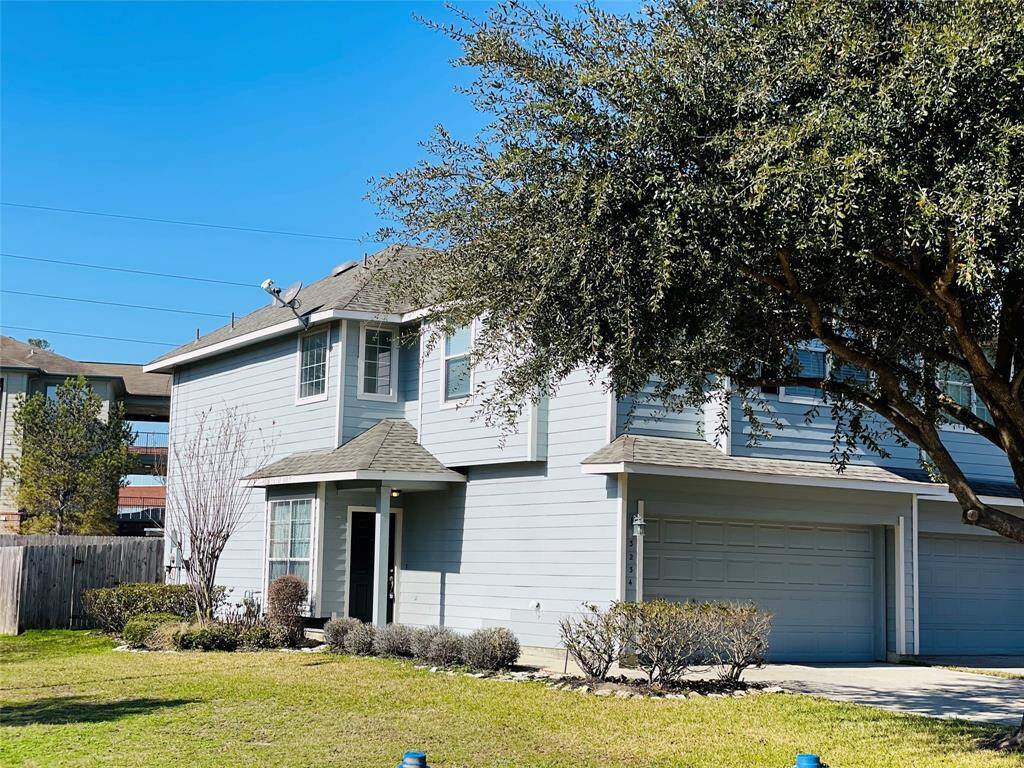 Stunning Townhome in Private Gated Community