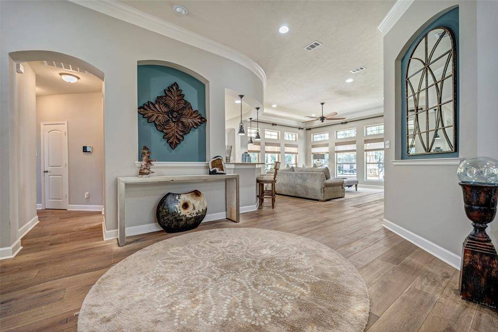 Open foyer near entryway
