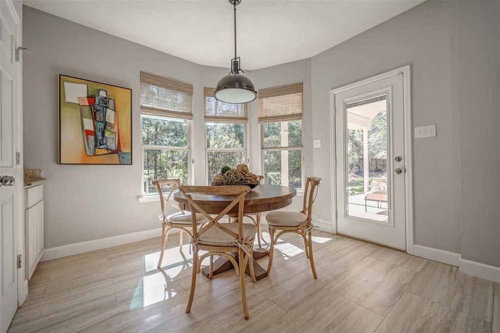 Kitchen opens to breakfast area