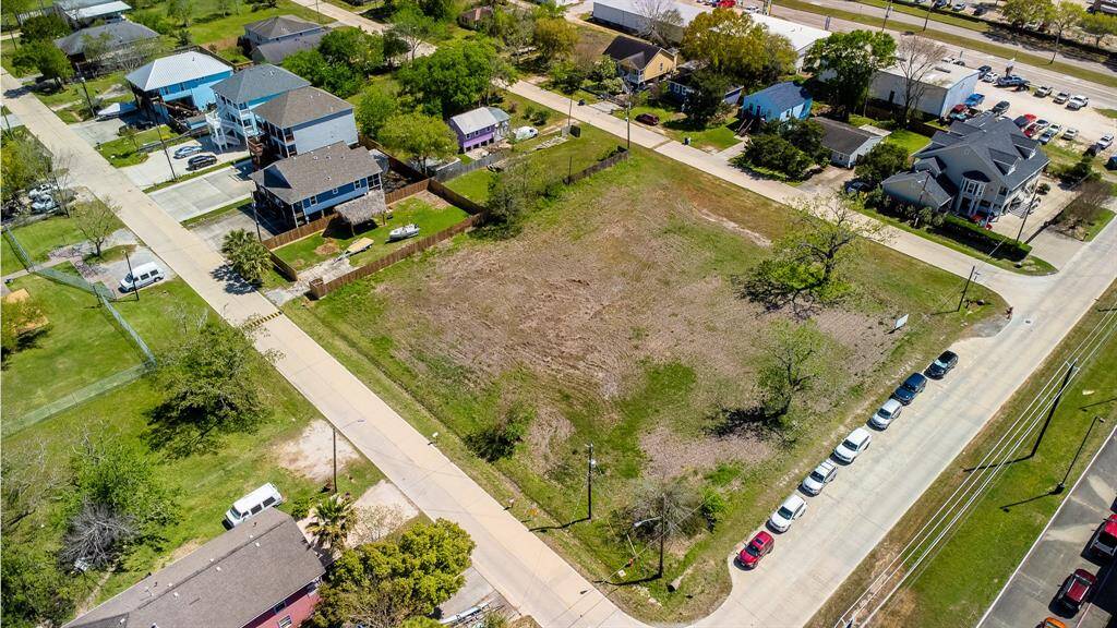 Target and Home Depot are just steps away to the South on Miller Rd.