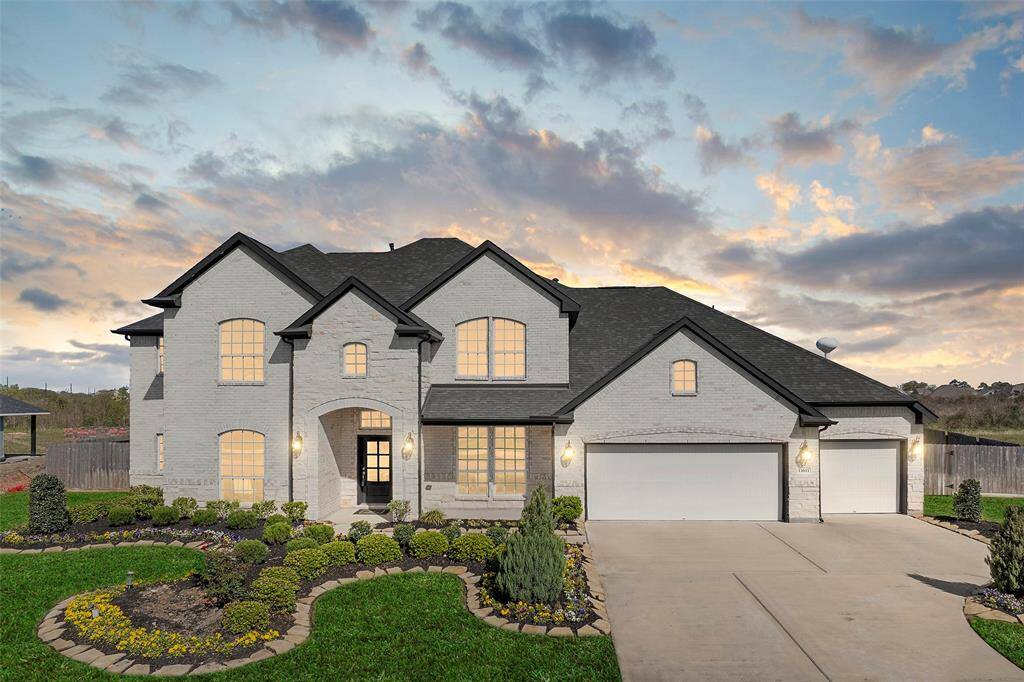 2.01 TAX RATE! .72 ACRE LOT! Beautiful 2 Story, The Acton floor plan with 4 Bedrooms, & 3 1 /2 Baths, with a 2 CAR GARAGE. This home boasts a SPACIOUS OPEN CONCEPT FLOOR PLAN with the Family Room, Kitchen, Breakfast Room, and Dining Room, Media Room, Primary Bedroom, and 1/2 Bath Downstairs. Upstairs is a spacious Game Room, 3 Bedrooms, HOLLYWOOD BATH, and another Full Bath ensuite.