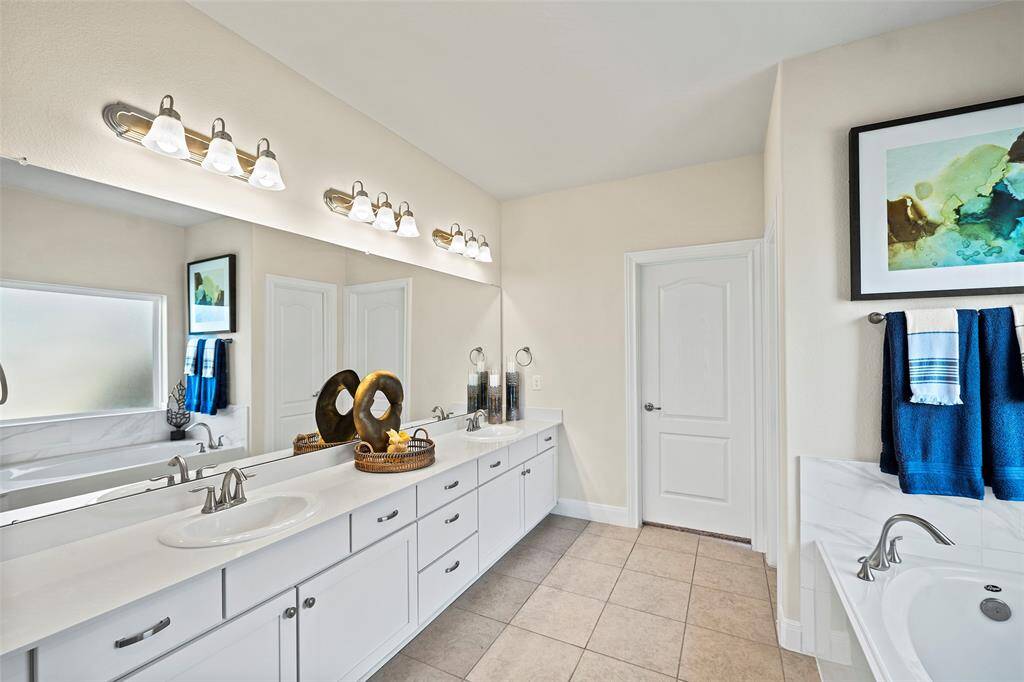 Primary Ensuite Bath
