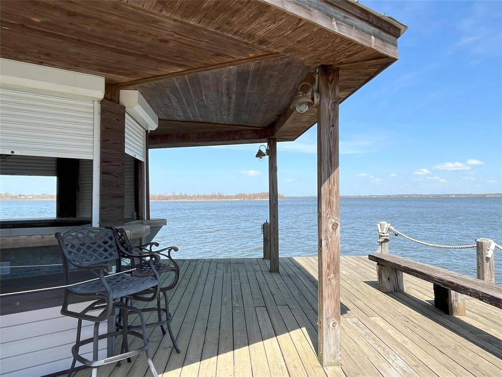 Tiki bar