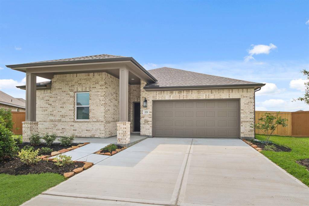 Charming Goldenrod II design by K. Hovnanian Homes in elevation TA built in Aspire at River Ranch Trails.
