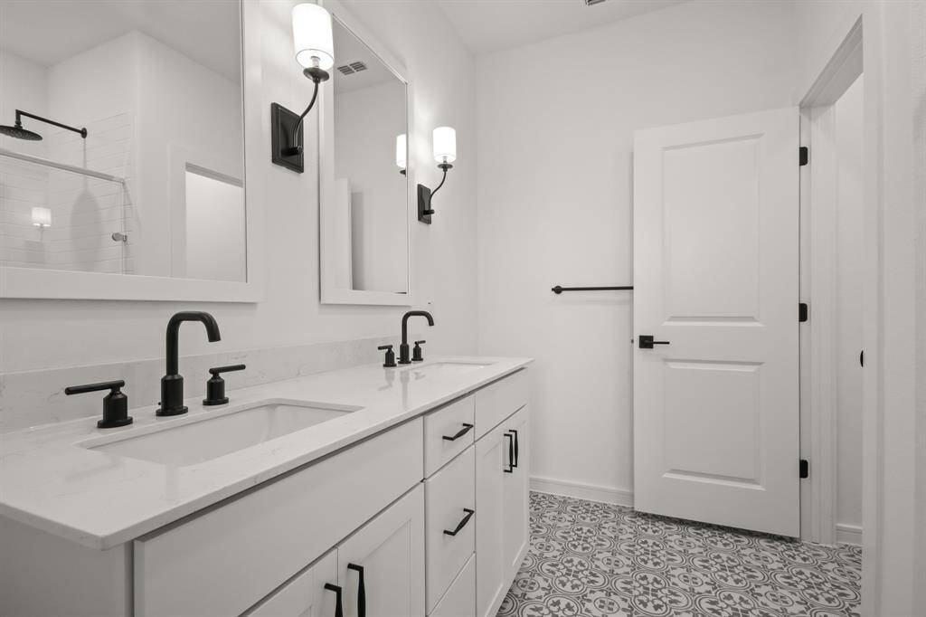 Serene primary bath