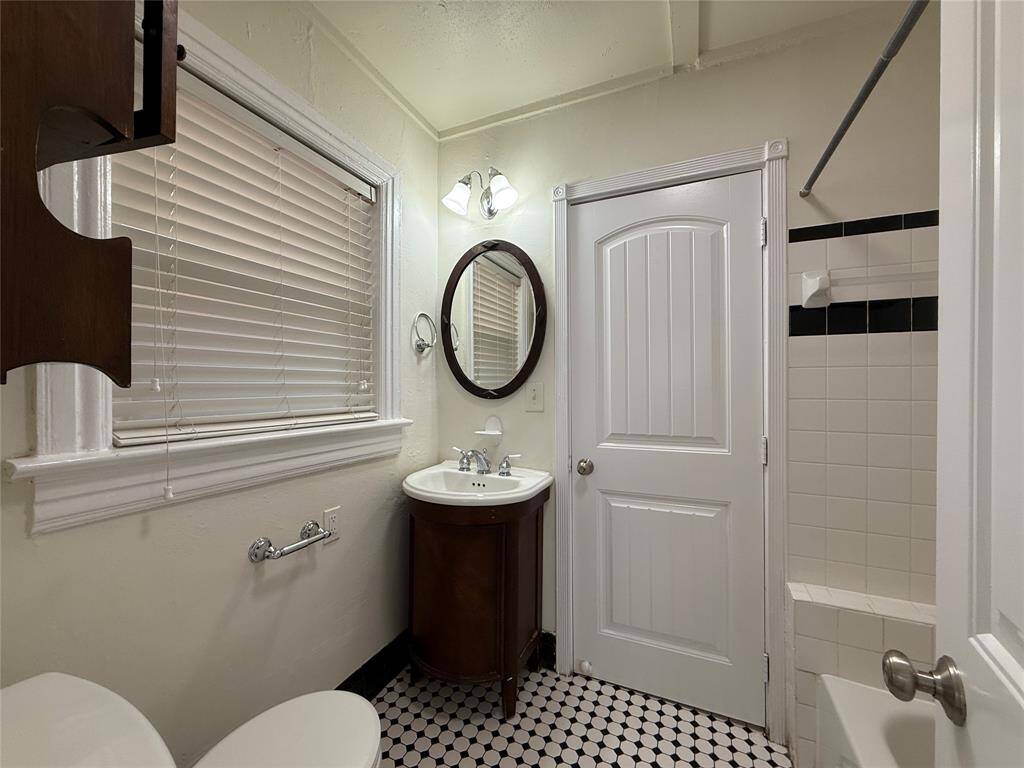 Notice the pretty tile.