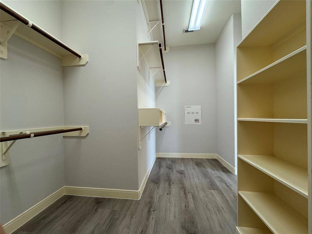 The Built-in desk & the junction area are perfect for kids to do homework, or parents work from home.