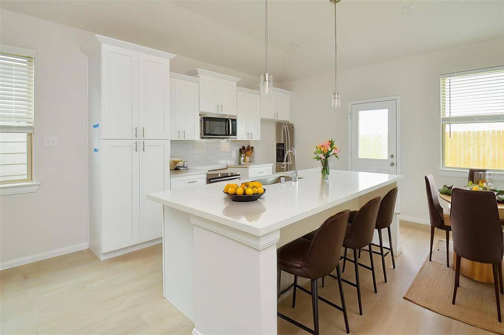 Step into this gorgeous kitchen.
