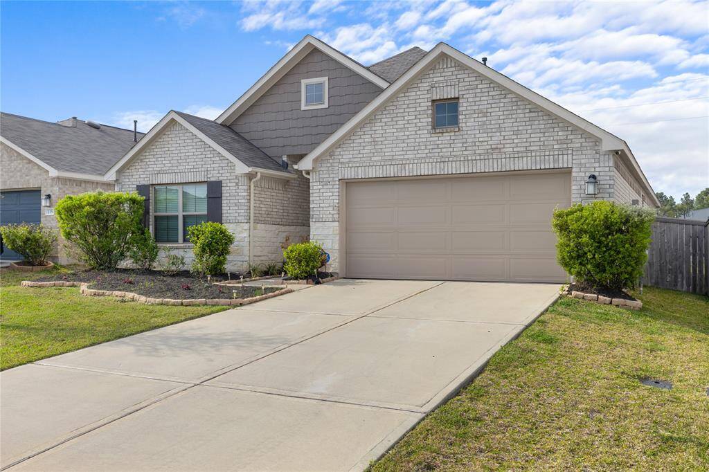 3 sided brick; this home leads into a cul-de-sac lot