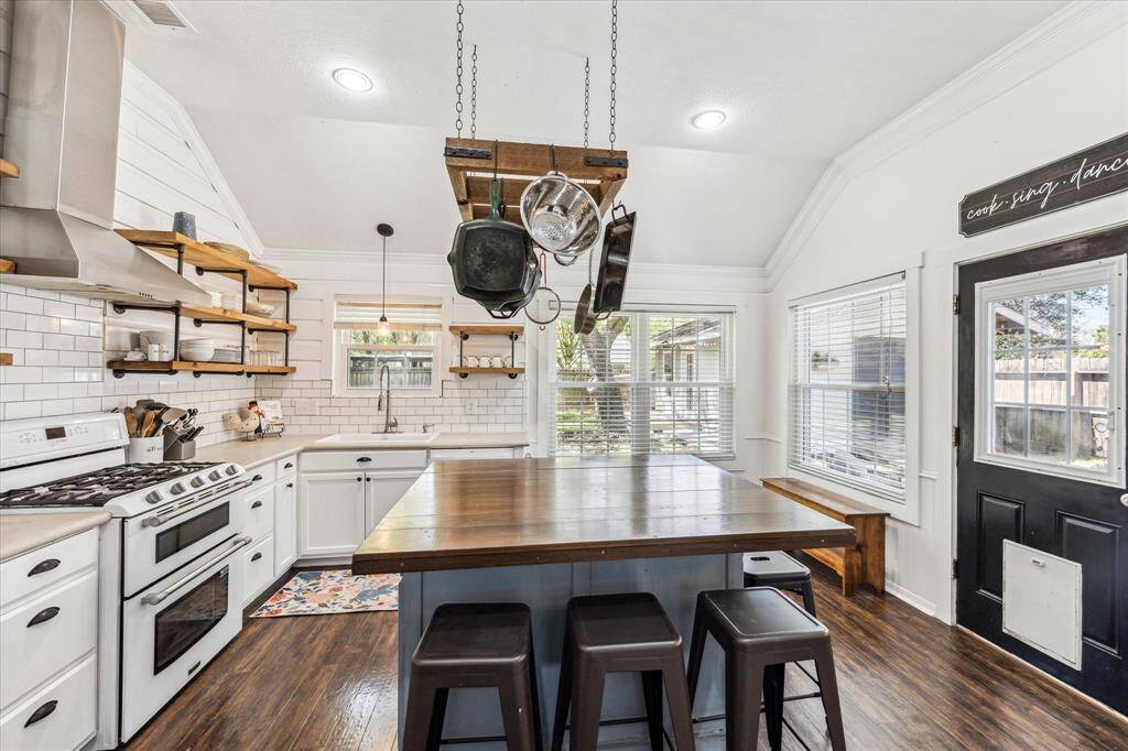 Large Wooden Island with seating