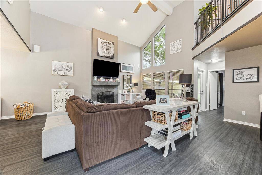 Beautiful first impression when entering the home