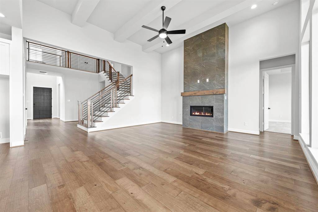 *** This is only a representative photo. Please check with builder for actual selections.***