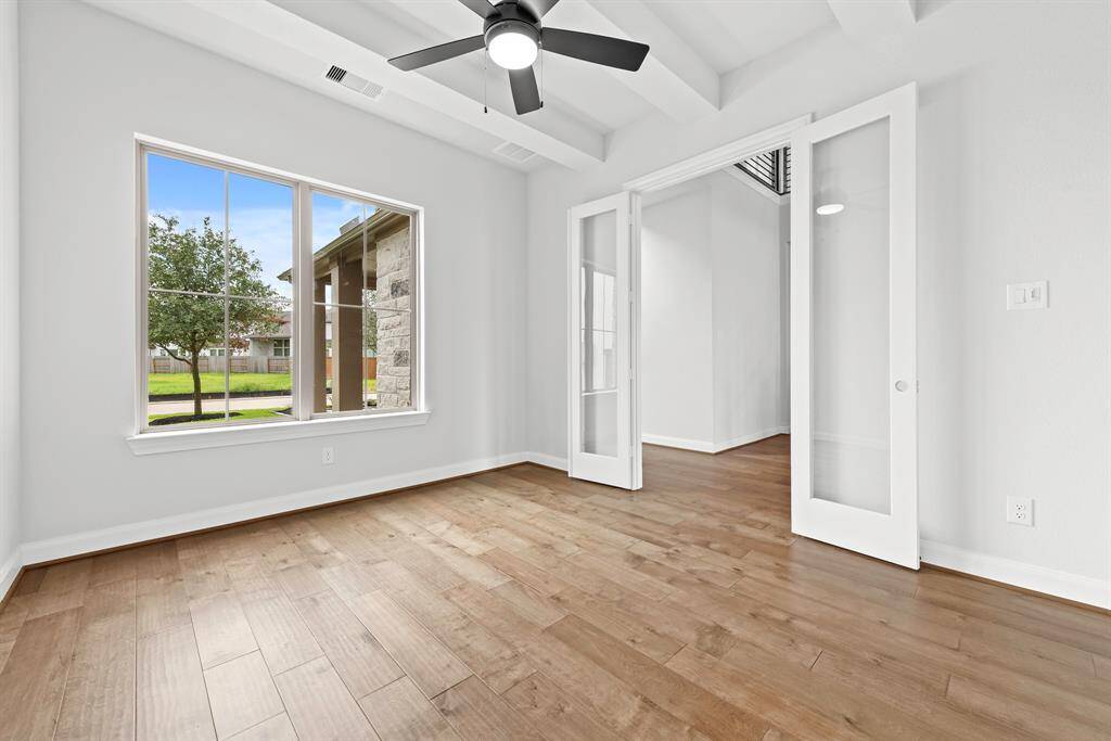 *** This is only a representative photo. Please check with builder for actual selections.***