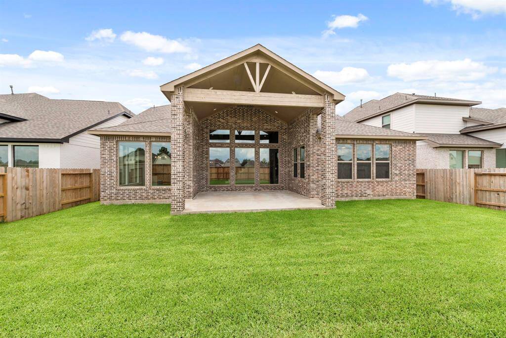 *** This is only a representative photo. Please check with builder for actual selections.***