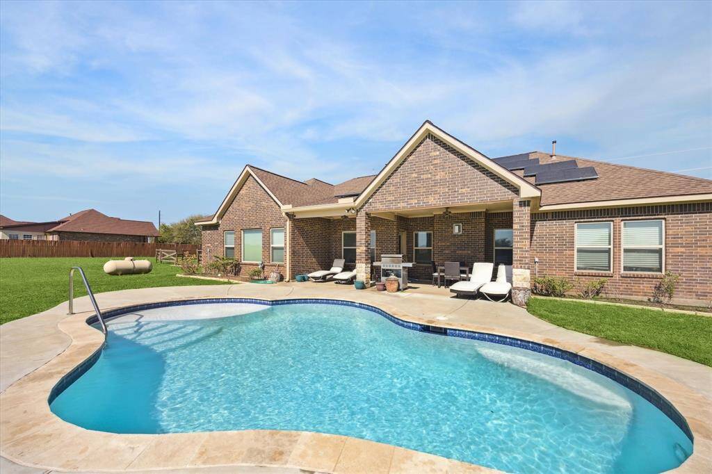 Beautiful Saltwater Pool