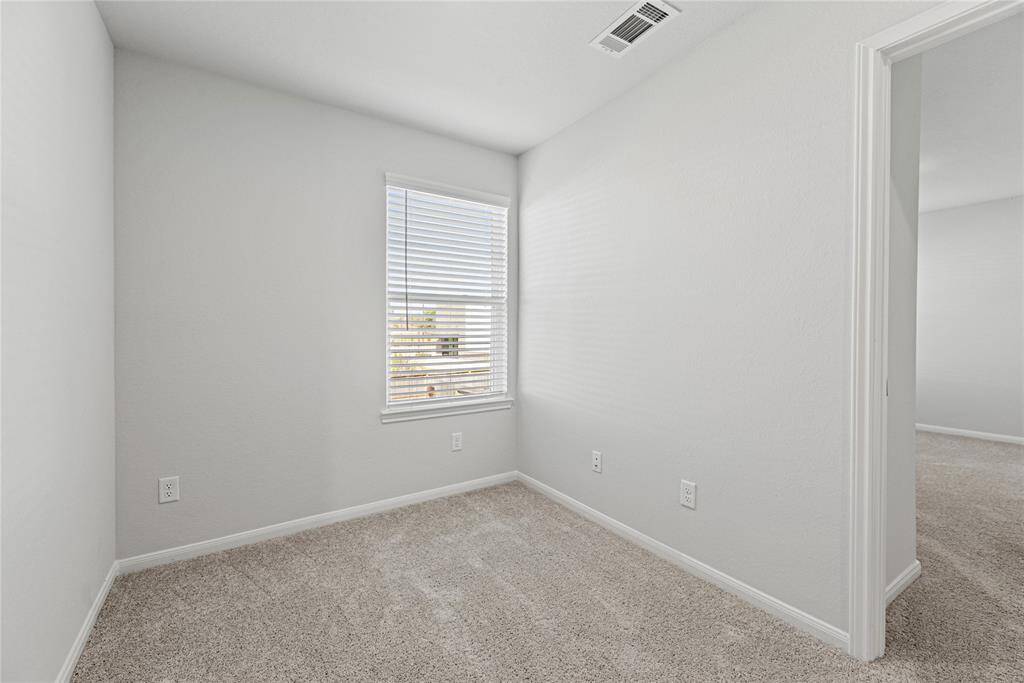 As you reach the second level, you'lldiscover this charming study, perfectfor an at-home office, a playroom, oras versatile flex space to suit yourneeds.